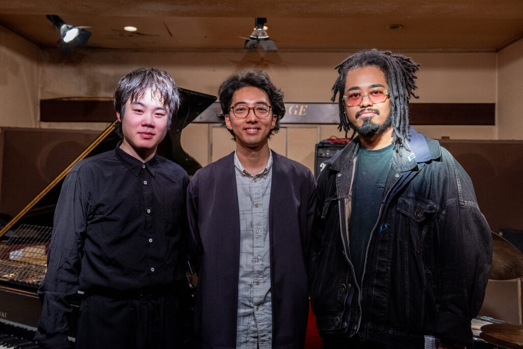 ＜全文公開＞布施音人トリオの最新作『Thus Have I Heard』美しく繊細な表現が魂を揺さぶる新世代ピアノトリオ