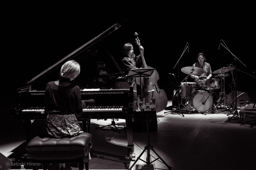 永武幹子と大村亘の双頭ユニット，eFreydutによるホールライブ