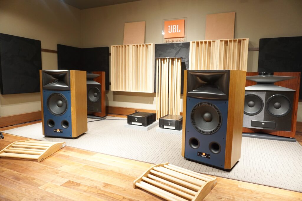 【全文公開】Pure Blue Soul on JBL 伝統のブルーバッフルが鳴らすブルーノートの魂 最新スタジオモニターJBL「4369」で味わうモダンジャズサウンドの真髄